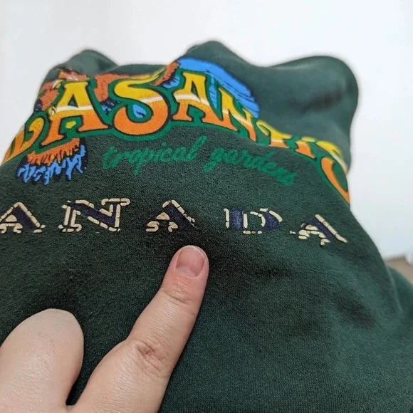 Vintage Green Colasantis Canada Crew Neck Sweatshirt Oceanic  Medium Unisex - Picture 9 of 9